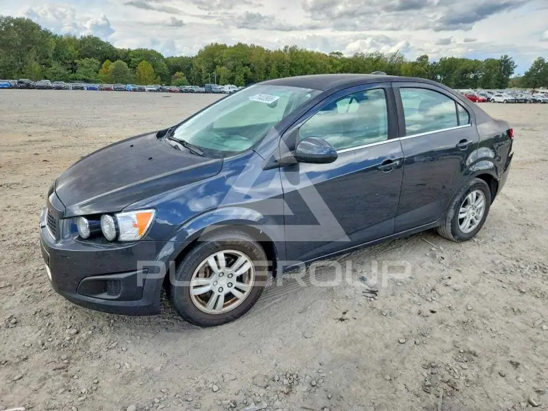 2015 Chevrolet Sonic photo