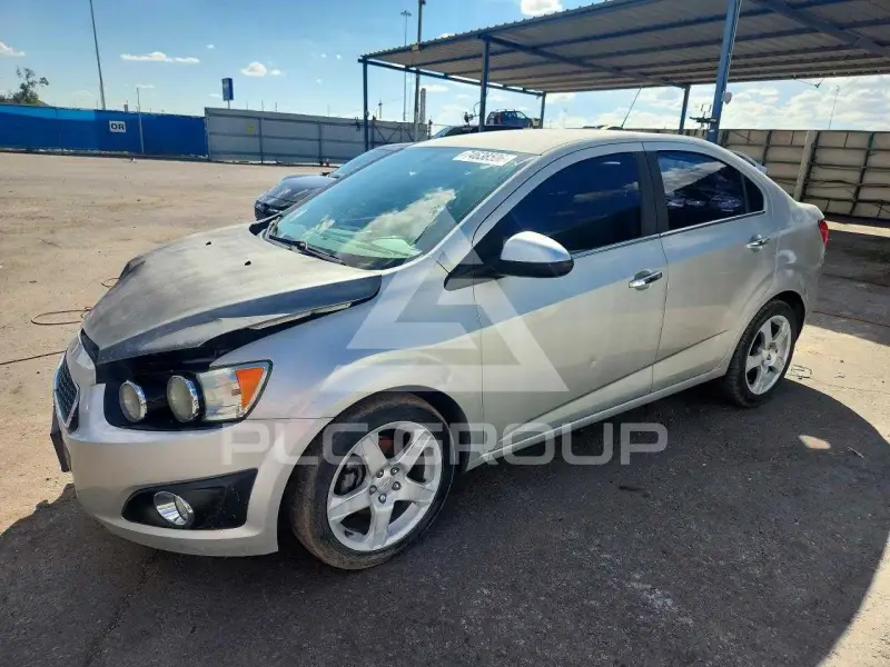2015 Chevrolet Sonic photo