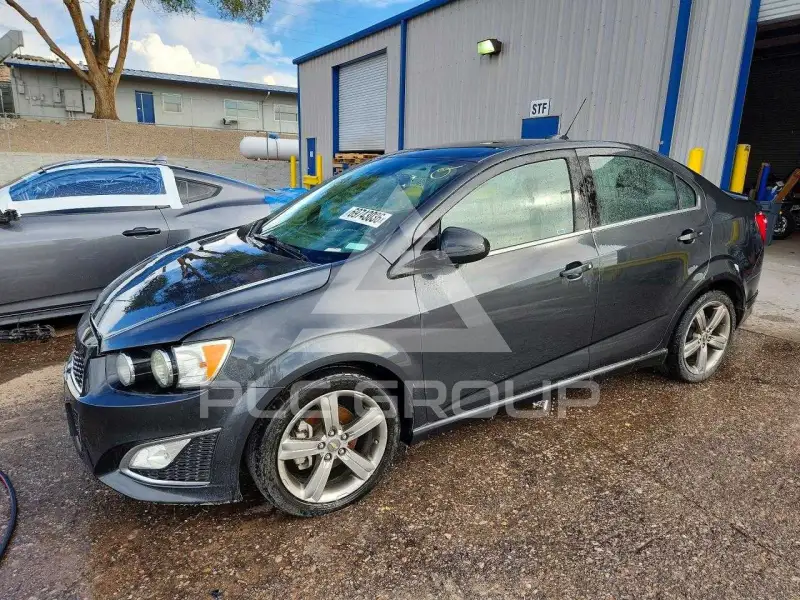 2015 Chevrolet Sonic фото