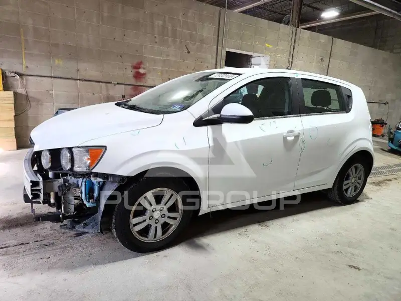 2015 Chevrolet Sonic photo