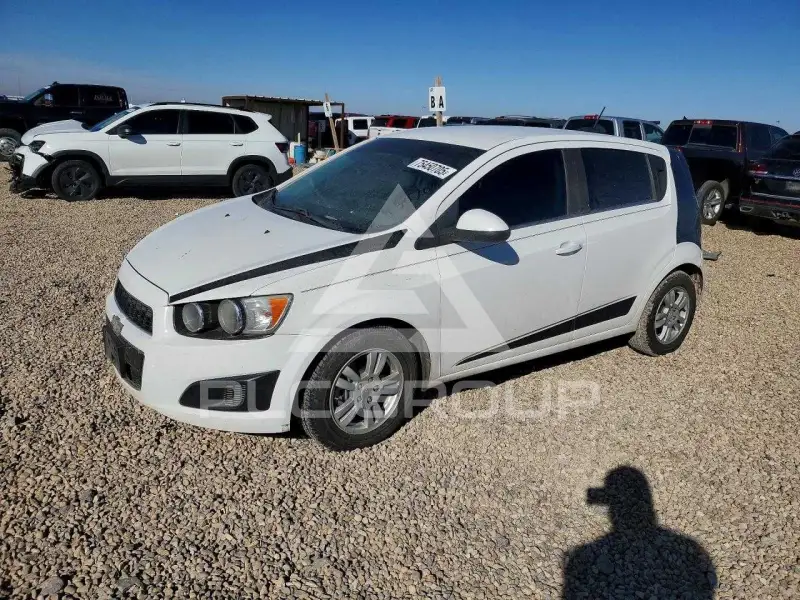 2015 Chevrolet Sonic photo
