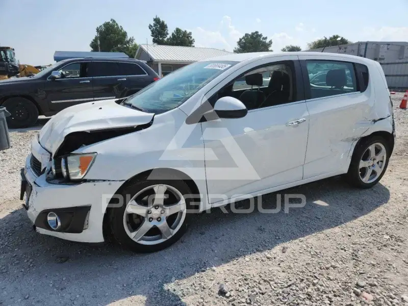 2015 Chevrolet Sonic photo