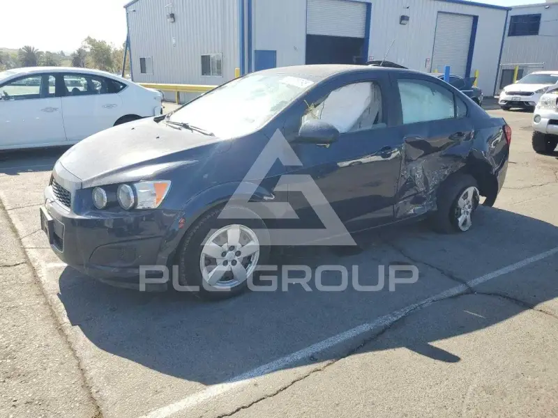2015 Chevrolet Sonic фото