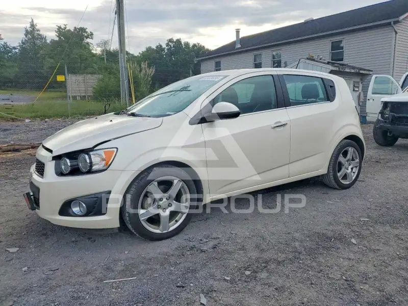 2015 Chevrolet Sonic photo
