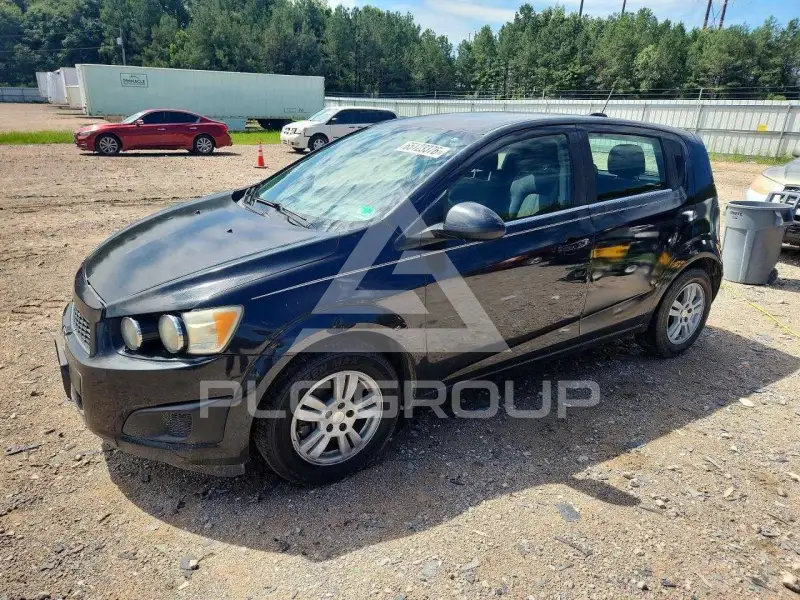 2015 Chevrolet Sonic фото