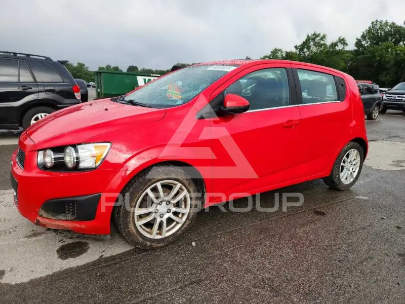 2015 Chevrolet Sonic фото