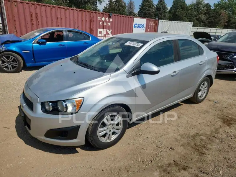 2015 Chevrolet Sonic фото