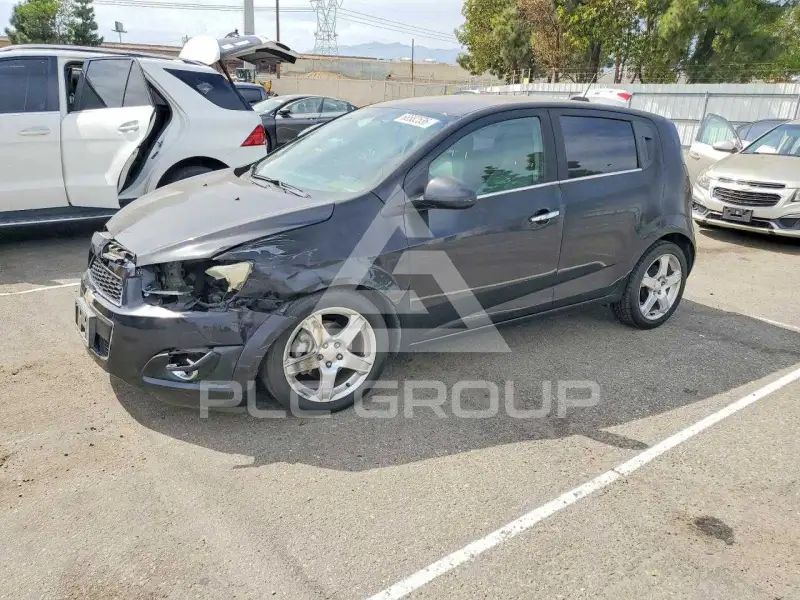 2015 Chevrolet Sonic фото