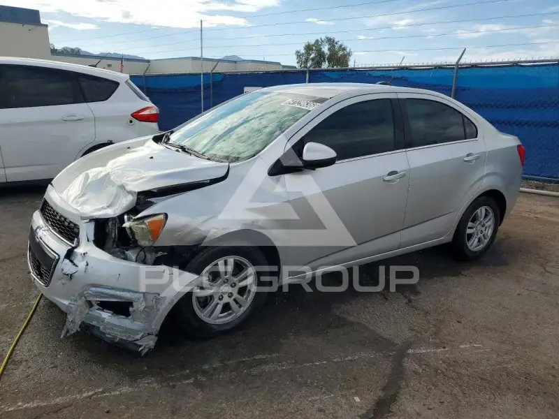 2015 Chevrolet Sonic фото