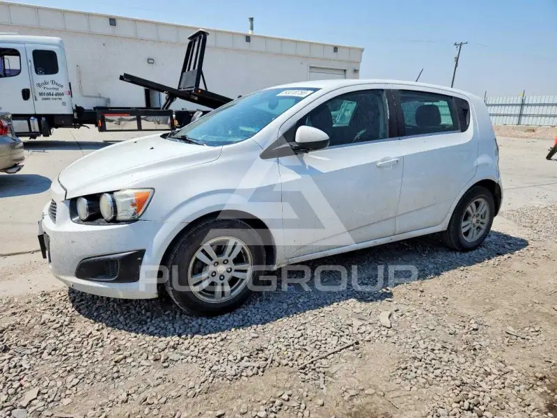 2015 Chevrolet Sonic photo