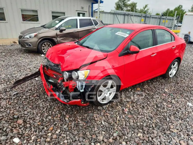 2015 Chevrolet Sonic фото