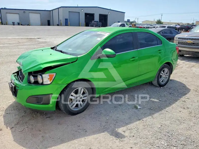 2015 Chevrolet Sonic фото