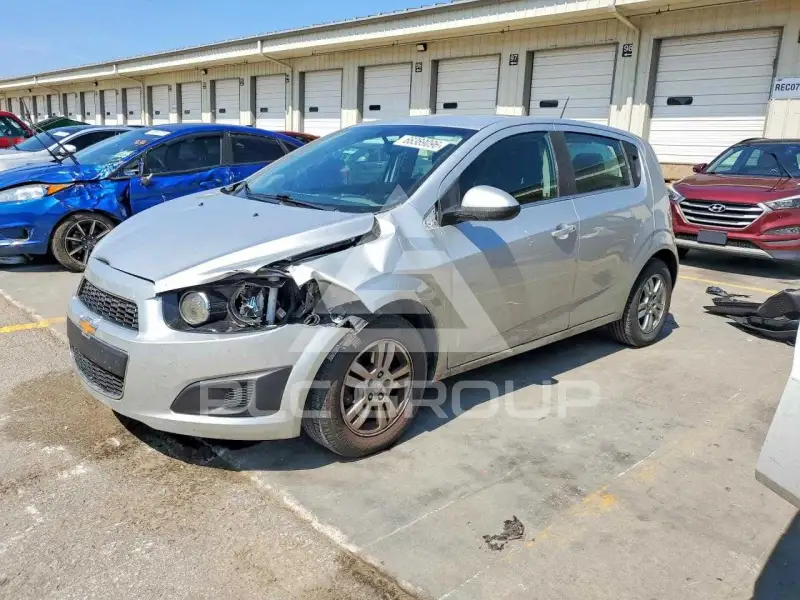 2015 Chevrolet Sonic фото