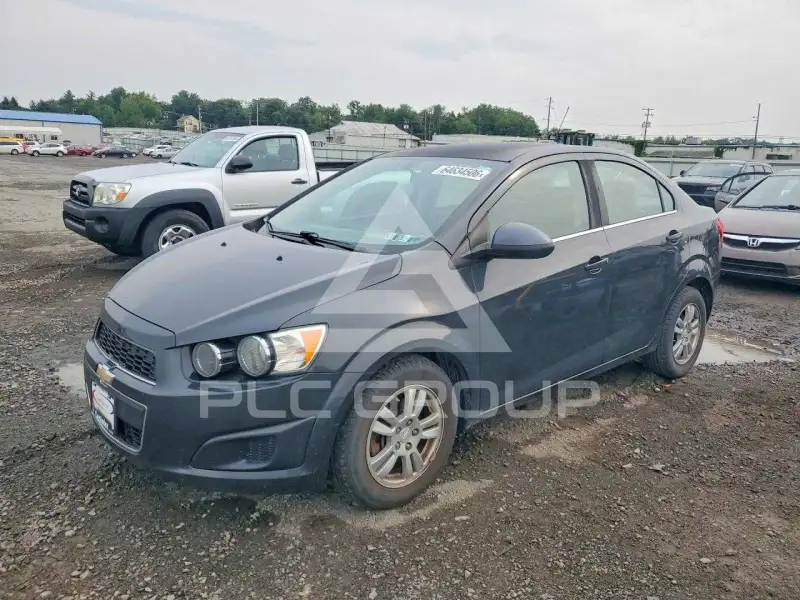 2015 Chevrolet Sonic фото
