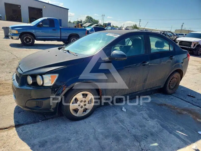 2015 Chevrolet Sonic фото