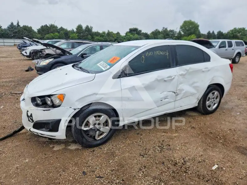 2015 Chevrolet Sonic фото