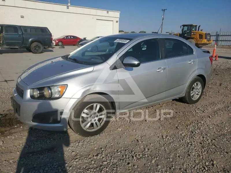 2015 Chevrolet Sonic фото