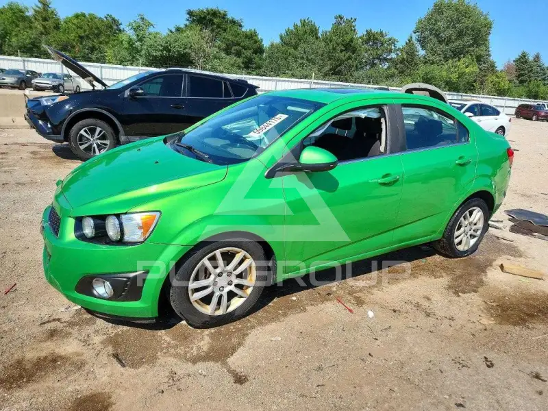 2015 Chevrolet Sonic фото