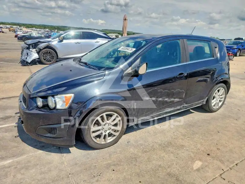 2015 Chevrolet Sonic фото
