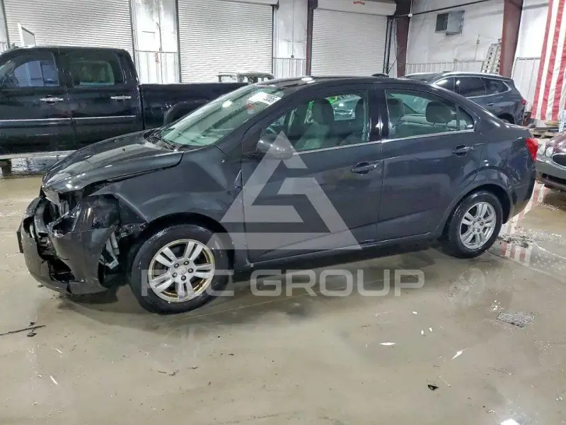 2015 Chevrolet Sonic photo