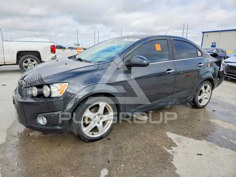 2015 Chevrolet Sonic фото