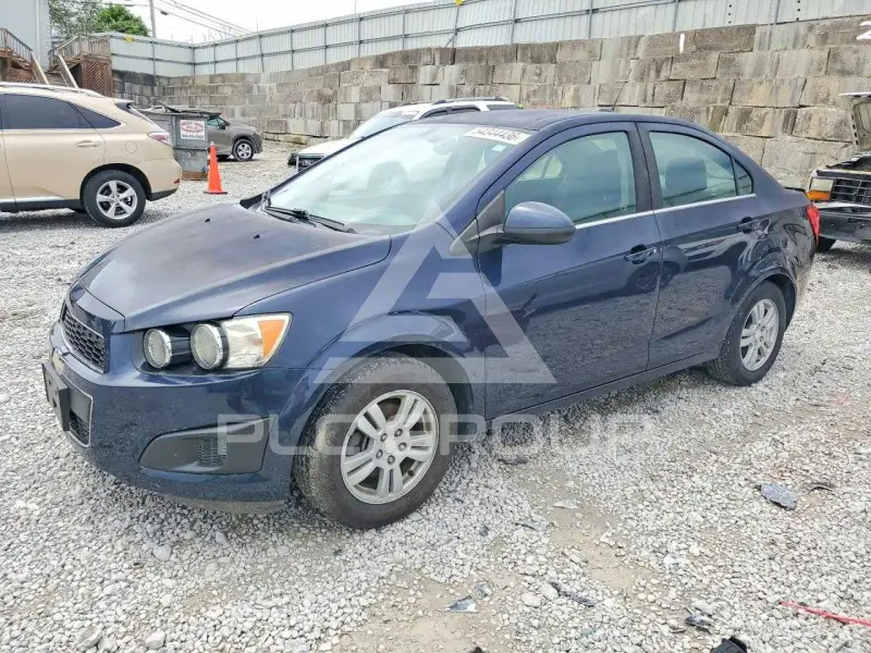 2015 Chevrolet Sonic фото