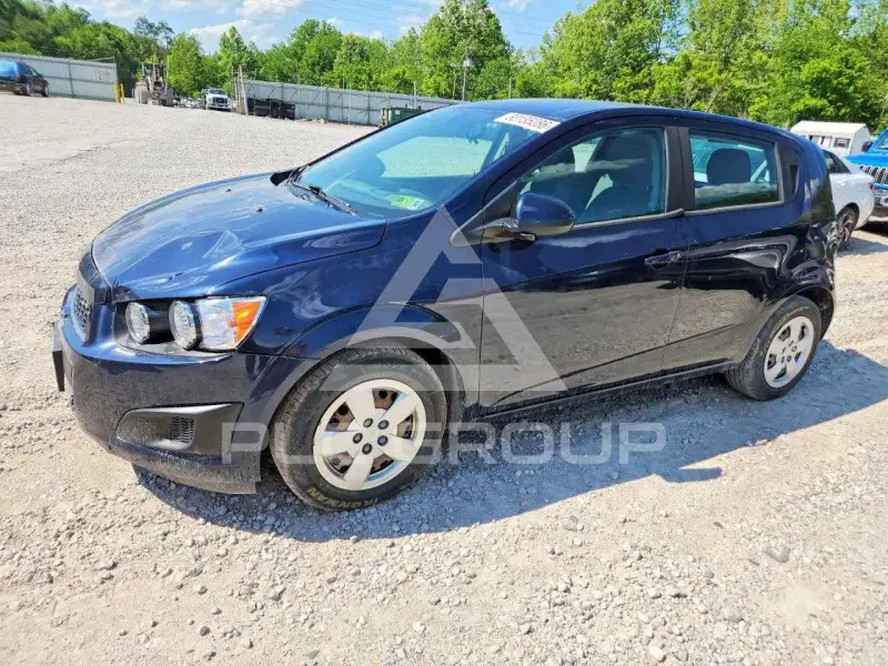 2015 Chevrolet Sonic фото