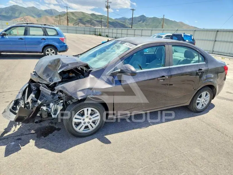 2015 Chevrolet Sonic фото