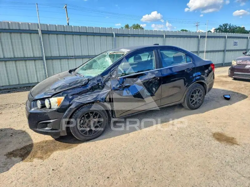 2015 Chevrolet Sonic фото