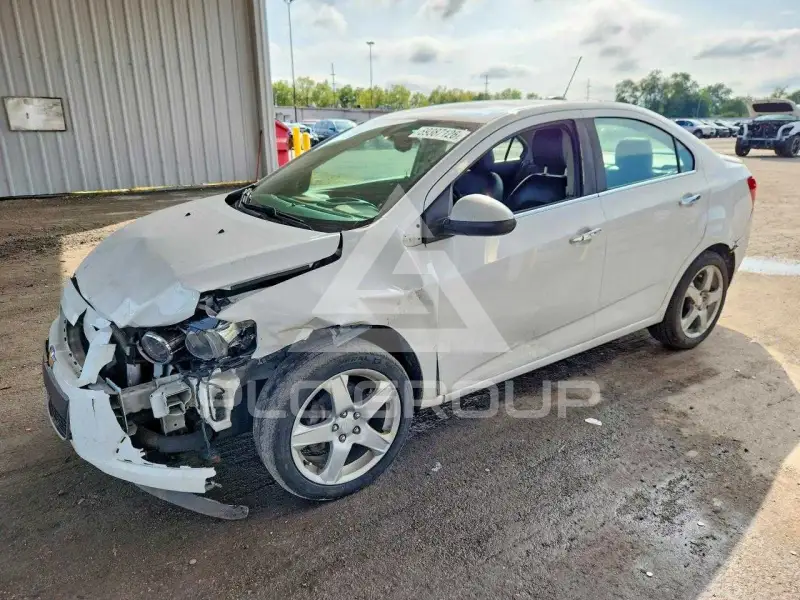 2015 Chevrolet Sonic photo