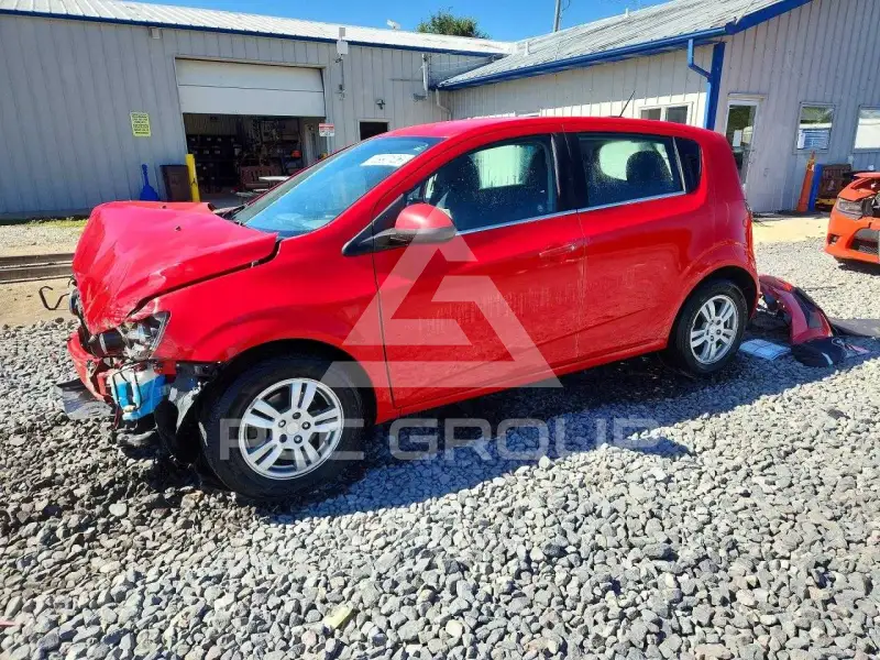 2015 Chevrolet Sonic photo
