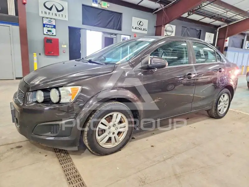 2015 Chevrolet Sonic фото