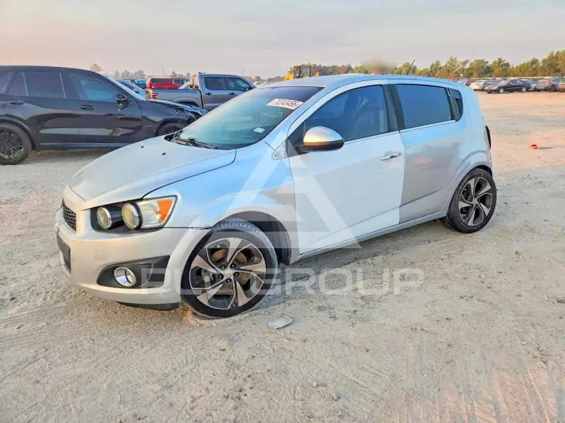 2015 Chevrolet Sonic фото