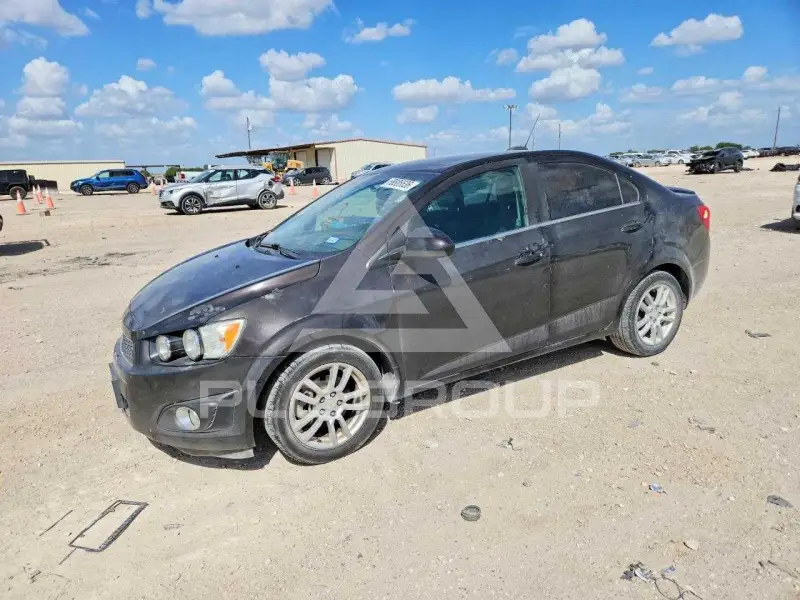 2015 Chevrolet Sonic фото