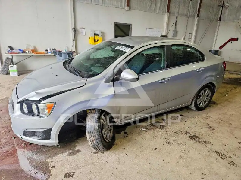 2015 Chevrolet Sonic фото