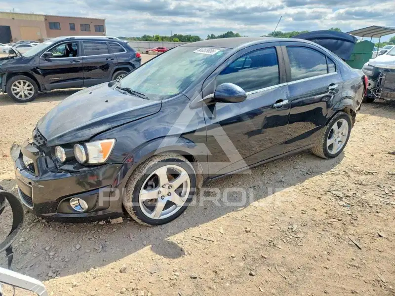 2015 Chevrolet Sonic фото