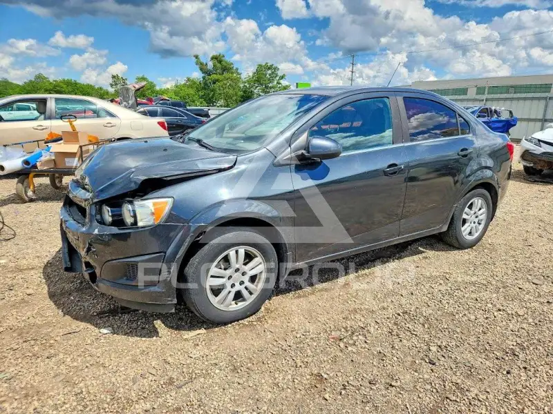 2015 Chevrolet Sonic photo