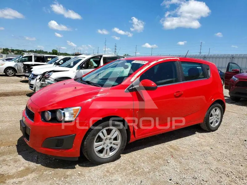 2015 Chevrolet Sonic фото