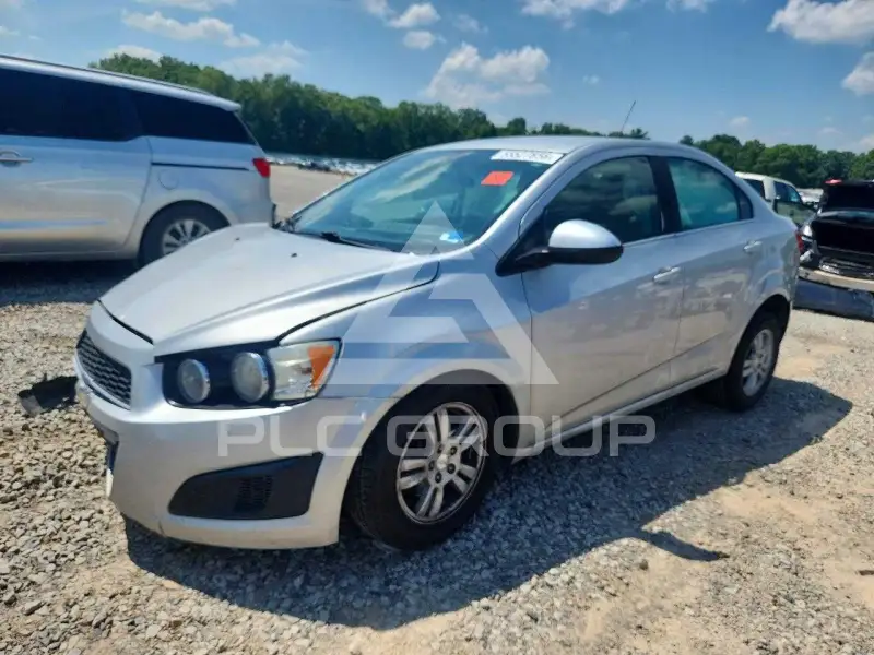 2015 Chevrolet Sonic фото