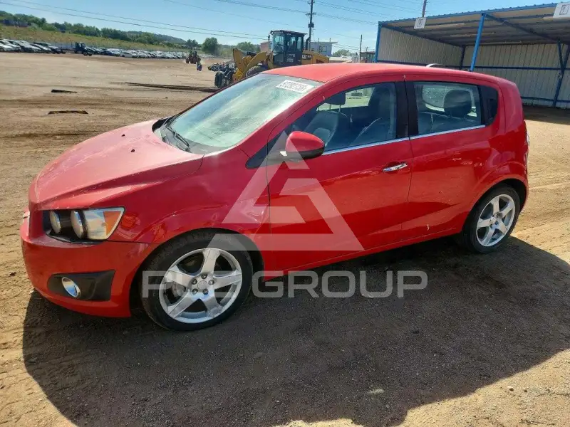 2015 Chevrolet Sonic фото