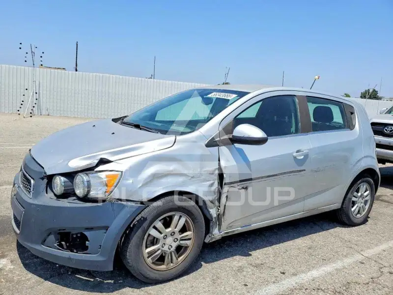 2015 Chevrolet Sonic photo
