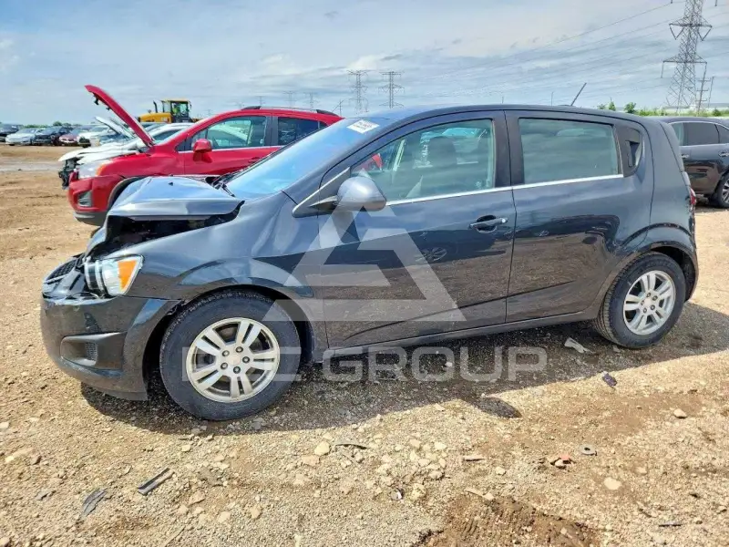 2015 Chevrolet Sonic photo
