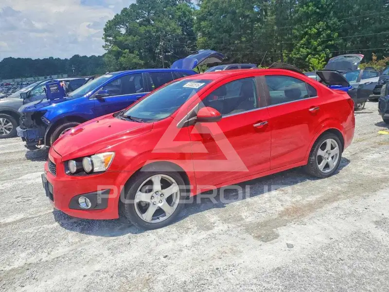 2015 Chevrolet Sonic фото