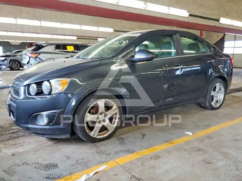 2015 Chevrolet Sonic фото