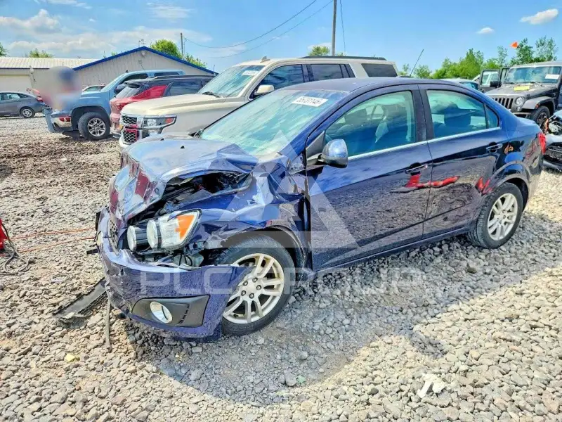 2015 Chevrolet Sonic фото
