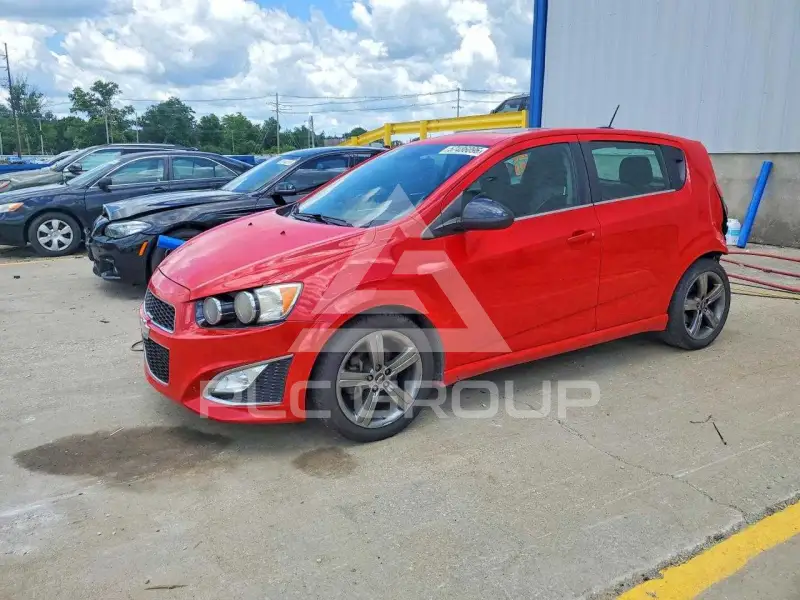2015 Chevrolet Sonic фото