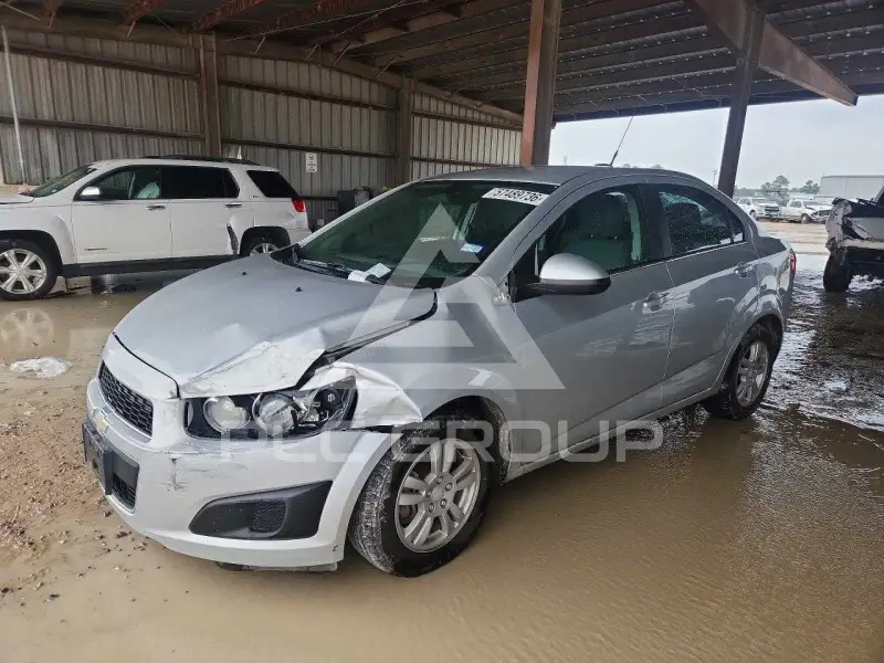 2015 Chevrolet Sonic фото