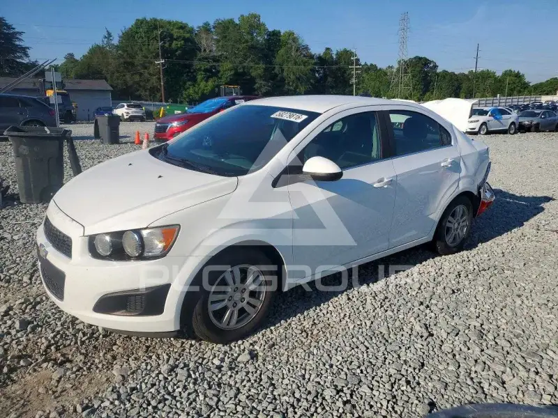 2015 Chevrolet Sonic фото