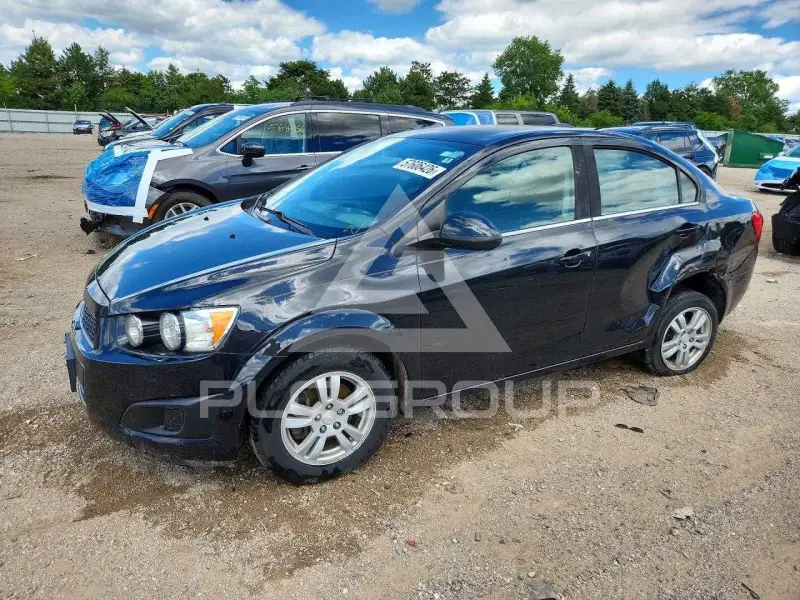 2015 Chevrolet Sonic photo