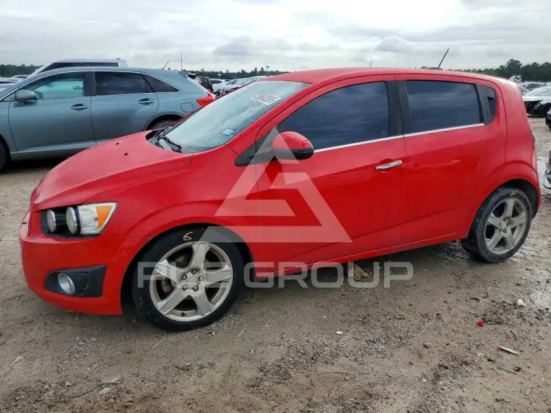 2015 Chevrolet Sonic фото